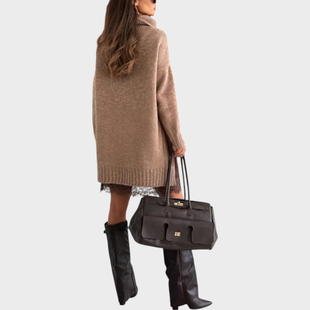 Hildur set med beige tröja sett bakifrån