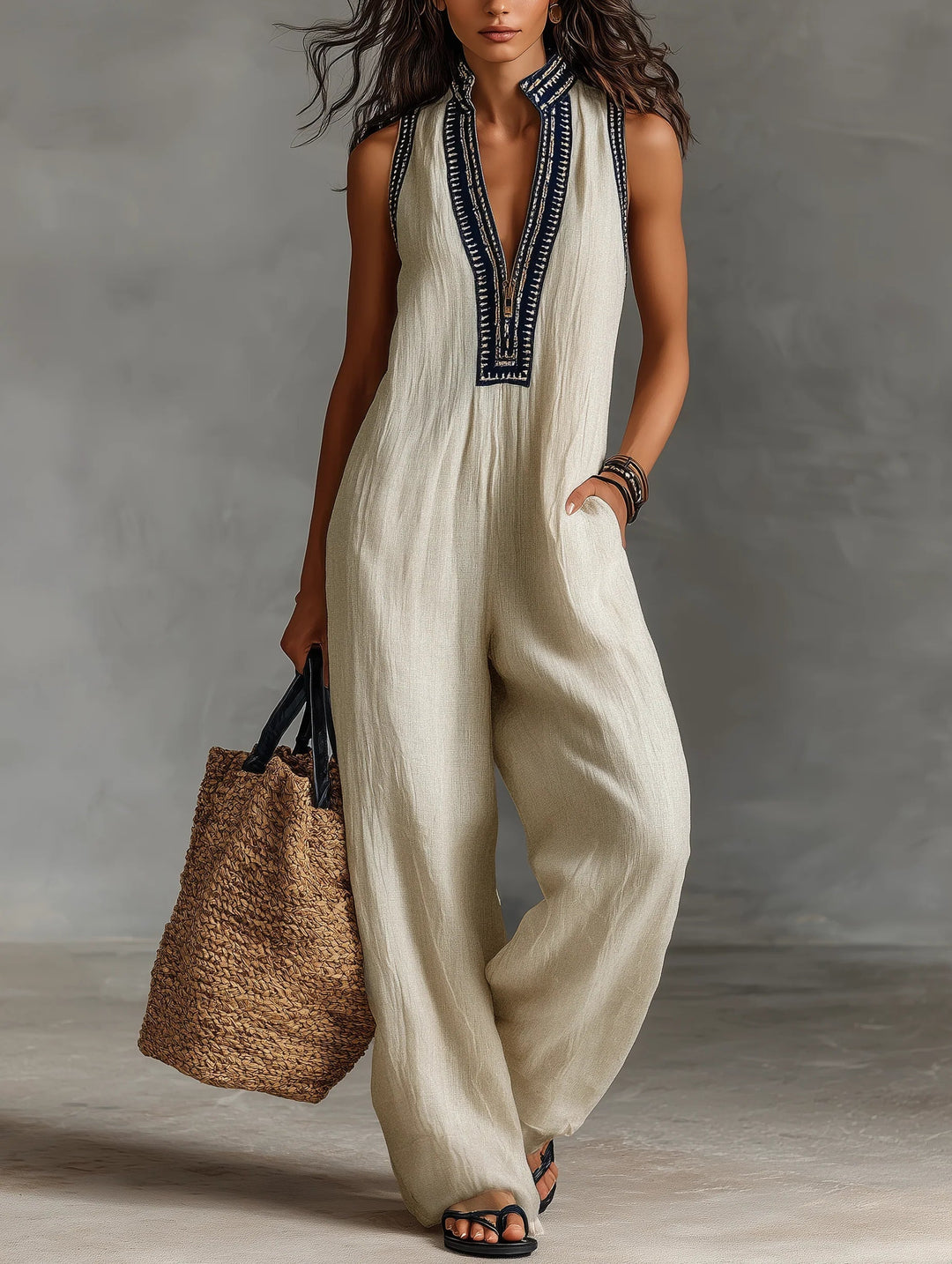 Paulina | Ärmlös Jumpsuit med Dekorativ Ståkrage