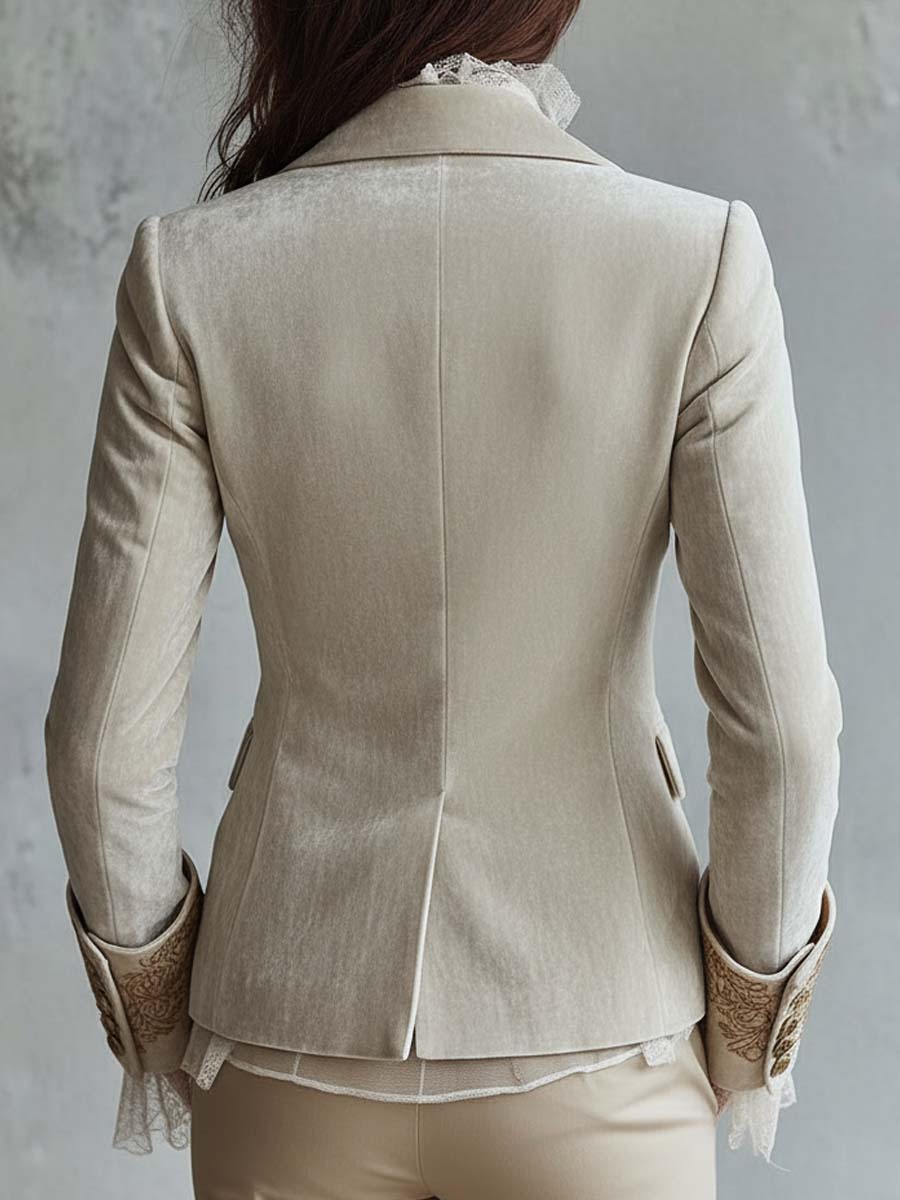 Kristin blazer i elfenben, bakifrån