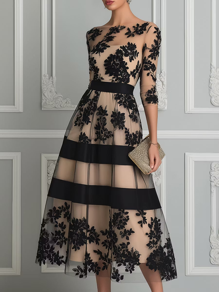 Liliane | Elegant svart spets midi A-linje klänning
