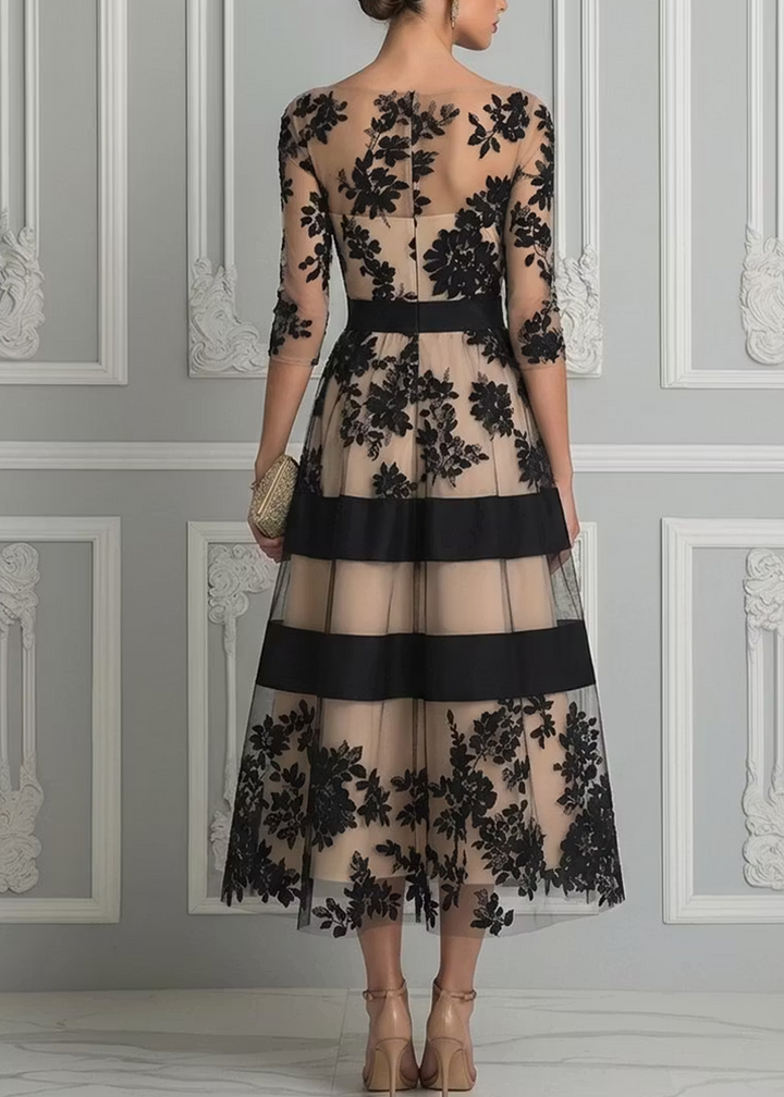 Liliane | Elegant svart spets midi A-linje klänning