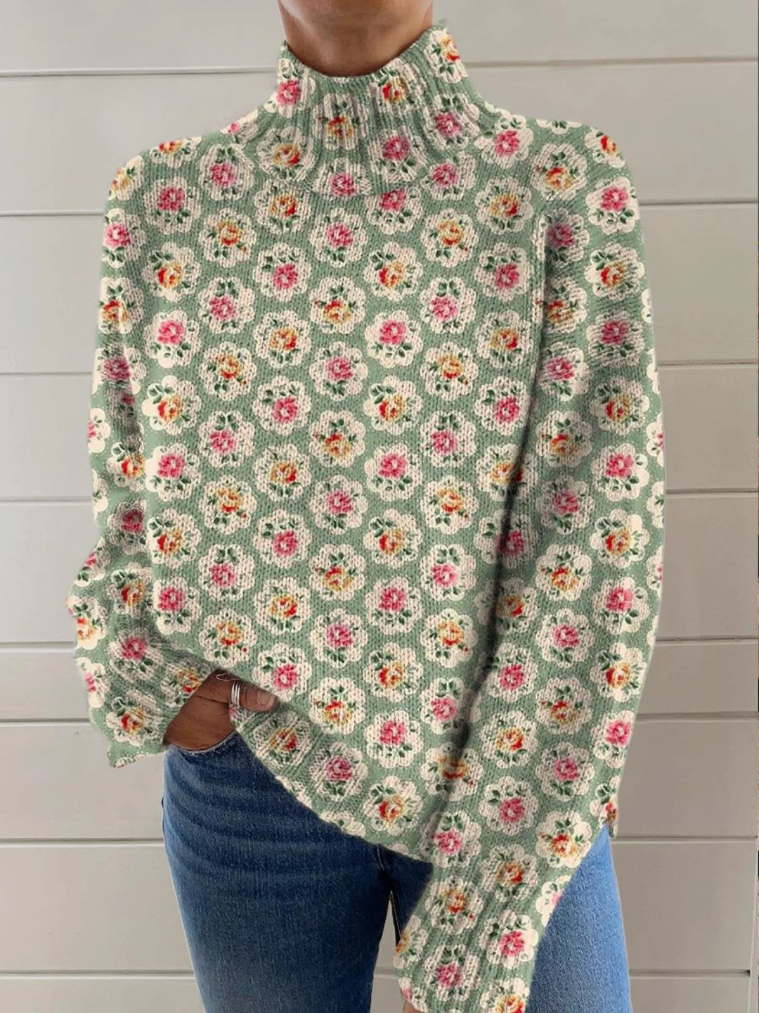 Britt-Inger - blommig polotröja i mjukt stickat material