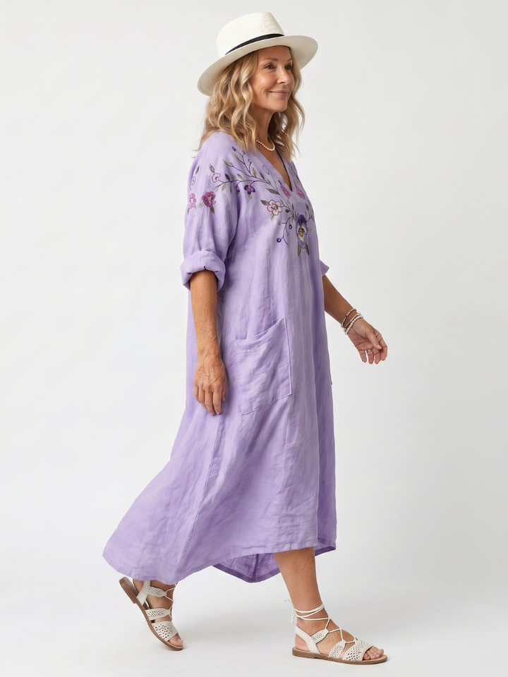 Tavi | Blommönstrad Broderad Oversized Midi Klänning