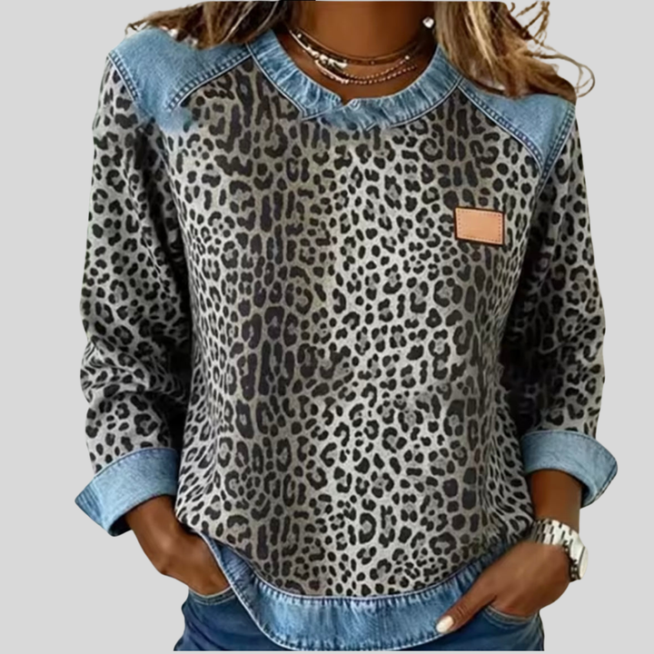Hollyn | Leopardmönstrad Tröja med Denimkrage