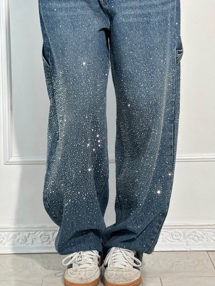 Valfrida jeans i mörkblå färg, detalj av glitter
