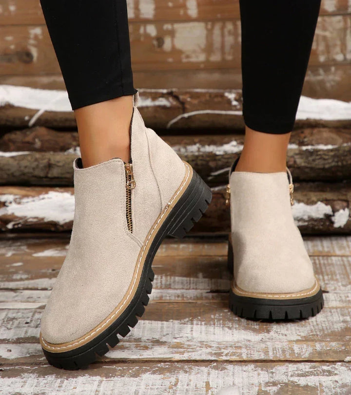 Bengta ankelboots i beige
