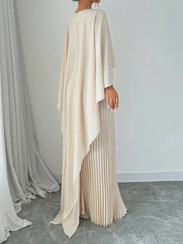Manuela | Elegant Plisserad Cape Maxiklänning