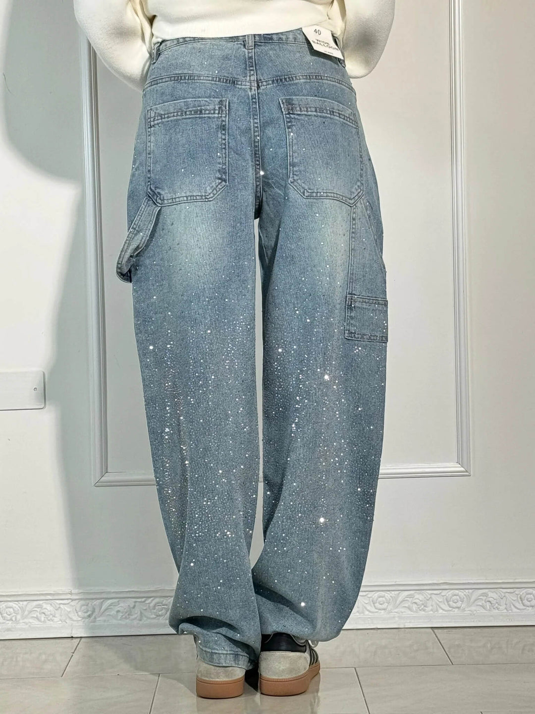 Valfrida jeans i ljusblå färg, bakifrån