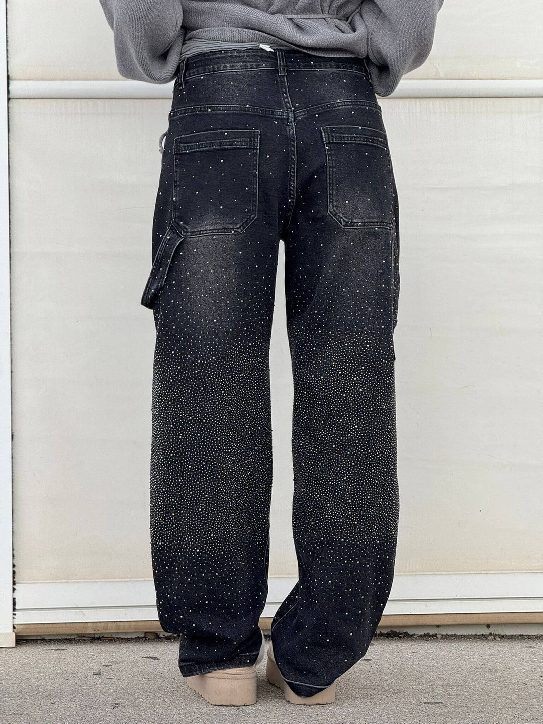 Valfrida jeans i svart färg, bakifrån
