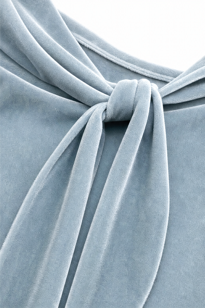 Tyra | Sammet Tie-Neck Avslappnad Blus
