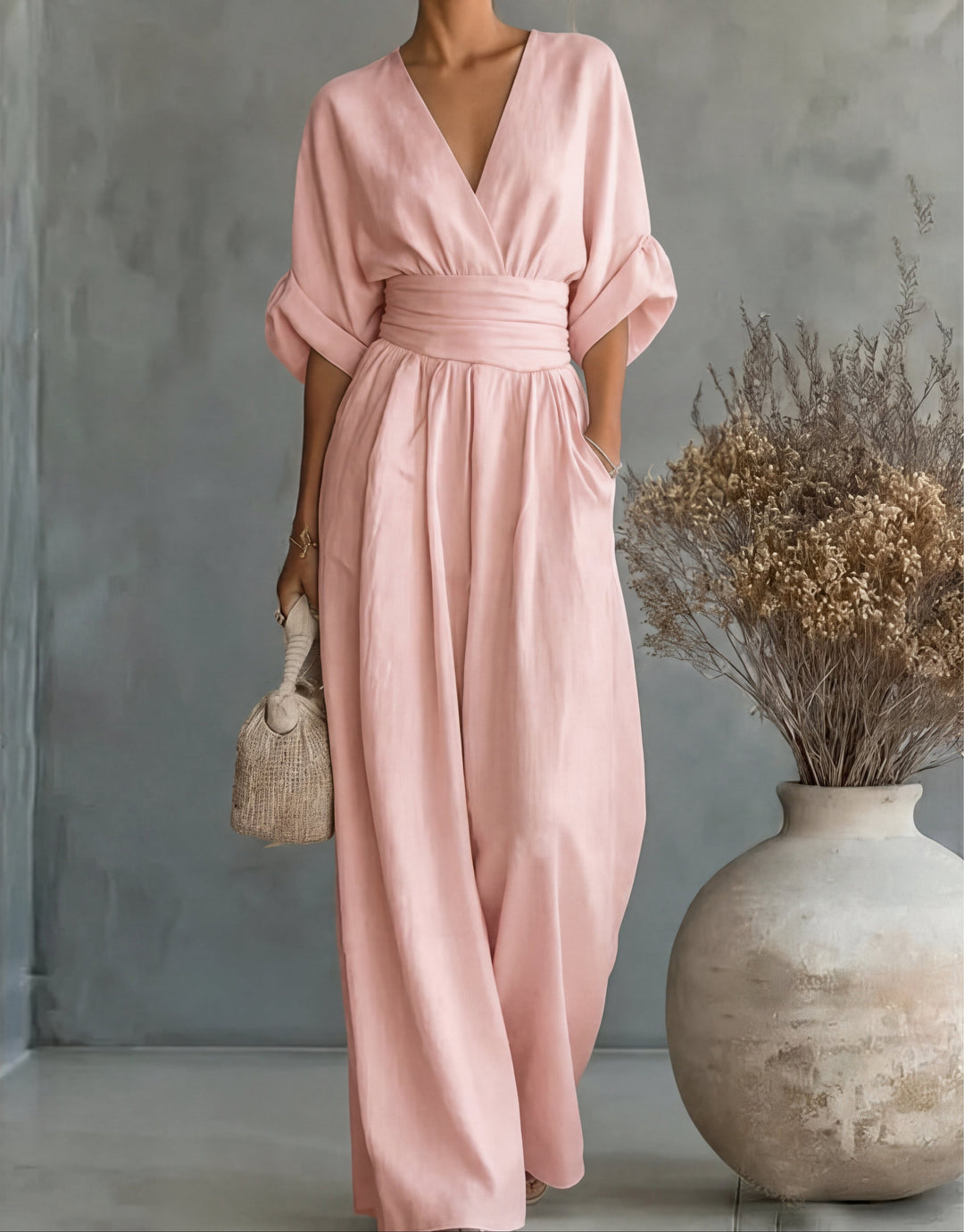 Dalia | Elegant jumpsuit med V-ringning och vida ben
