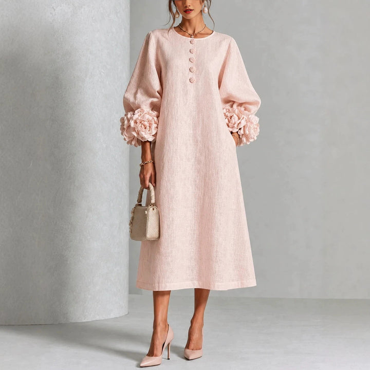 Isha | Blommig Midiklänning med Rosformade Ärmar