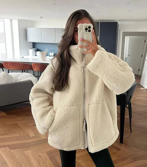 Theresa | Oversize-teddyjacka med ståkrage