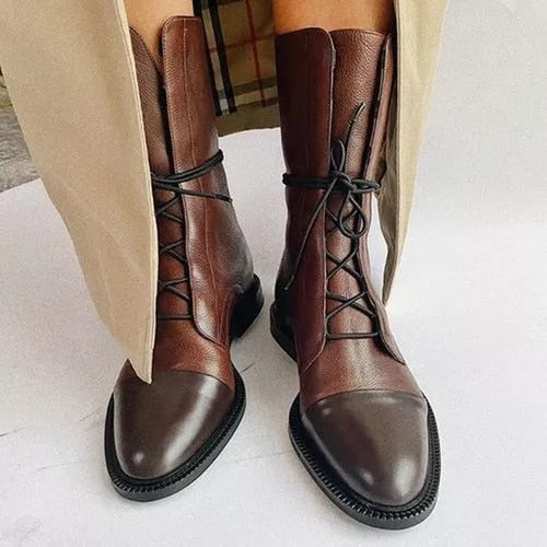 Annika – bruna snörkängor med trenchcoat