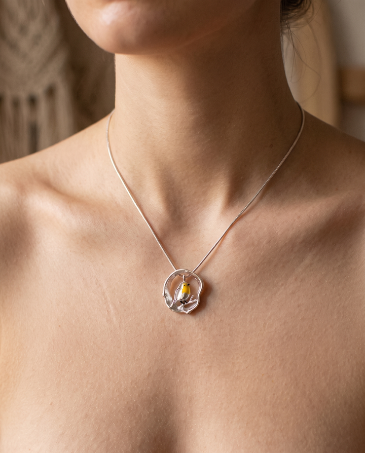 Estrid | Silver Robin Fågelhalsband