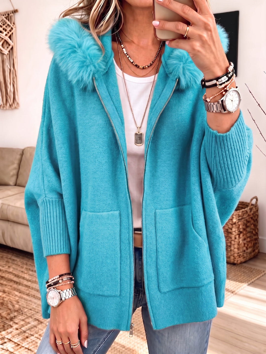 Berna | Stickad cardigan med pälsluva