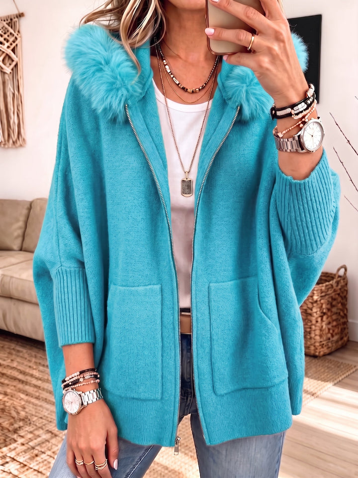 Berna | Stickad cardigan med pälsluva