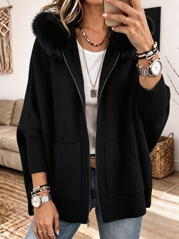 Berna | Stickad cardigan med pälsluva