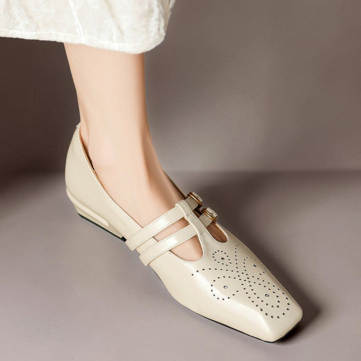 Ann-Britt – beige Mary Jane-sko med dubbla remmar på foten