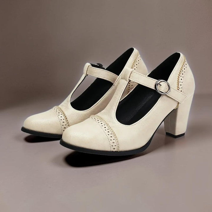 Ann-Christin beige skor med blockklack, ett par