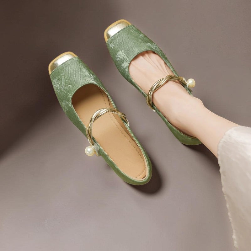 Ann-Sofie – eleganta pumps med fyrkantig tå och pärlor i grönt